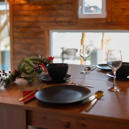 Brvnara Aurora Vista Sa Bazenom Ferienhaus *